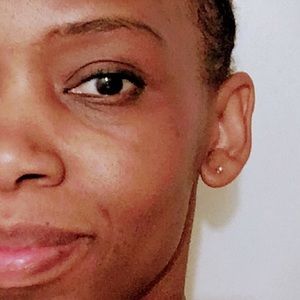 Meet your Posher, Busi (BOO-see)